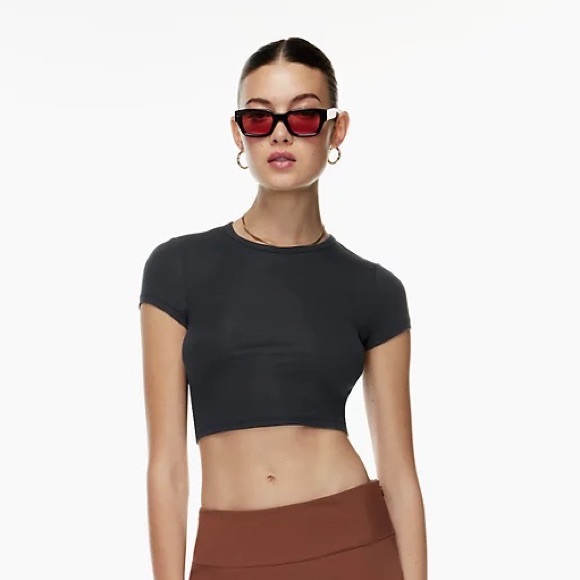 Sunday Best Bliss cropped tshirt - Picture 2 of 3